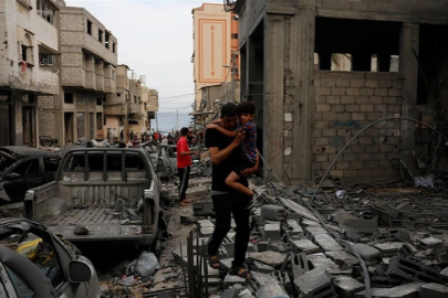 İsrail’in Gazze operasyonu: Şehir parçalanıyor