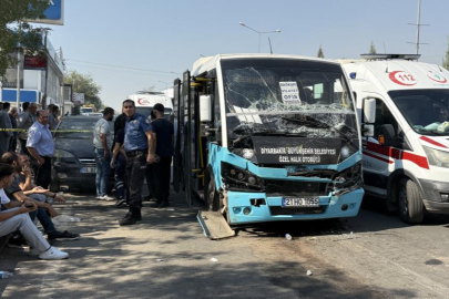 Diyarbakır’da dehşet: Freni patlayan otobüs durağa daldı, çok sayıda yaralı var!