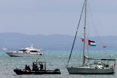 Gazze'ye giden Sumud Filosu su aldı: Türkiye, su alan teknedeki yolcuları tahliye etti