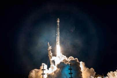 SpaceX, 28 Starlink uydusunu Falcon-9 ile uzaya gönderdi