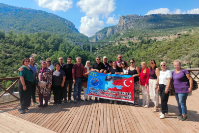 Adana Kırım Türkleri Derneği üyeleri tarihi köprüde buluştu
