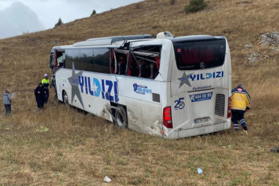 Sivas'ta otobüs kazası, 3'ü ağır 23 yaralı