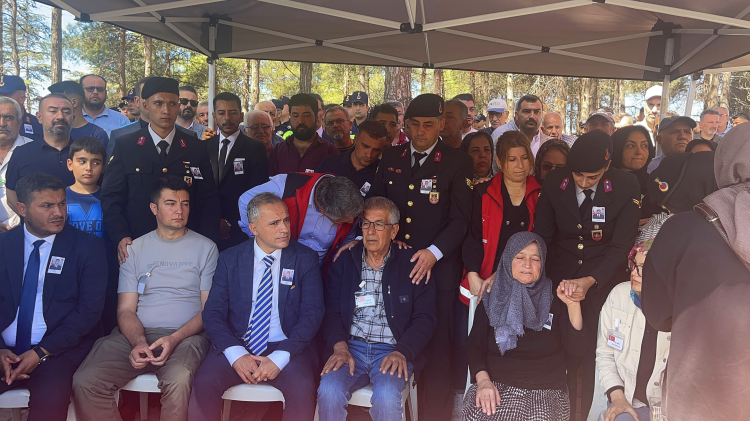 Aksaray’daki kazada şehit olan Jandarma Astsubay Kemal Özgür, Osmaniye’de toprağa verildi 3