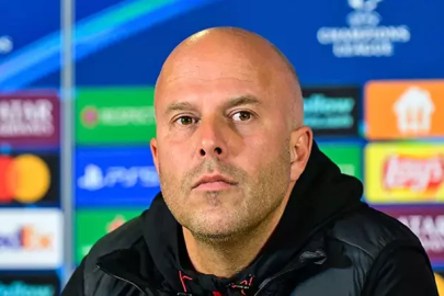 Arne Slot’tan Galatasaray yenilgisi sonrası sakatlık ve penaltı açıklaması