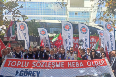 Memurlardan TÜİK önünde eylem: "Geçim için kıvranıyoruz, yüzde 30 refah payı istiyoruz"