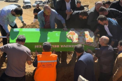 Yüksekova'yı yasa boğan acı: 15 yaşındaki Arnisa Bozkurt gözyaşları arasında toprağa verildi