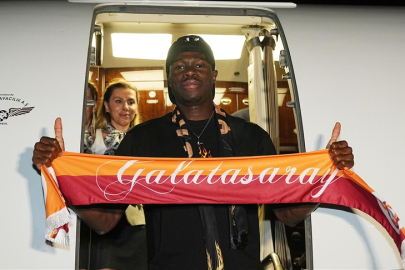 GALATASARAY'DA WILFRIED SINGO ŞOKU: 2-3 HAFTA SAHALARDAN UZAK KALACAK