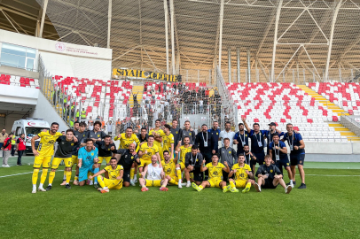 Adana 01 FK'dan geri dönüş galibiyeti: Bekir İrtegün'den 'aile' vurgusu