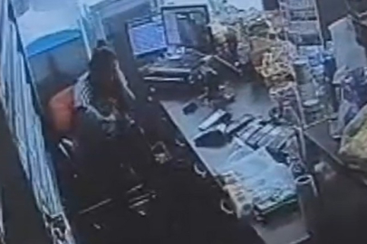 Manisa Turgutlu’da eski eşini kucağındaki bebekle bıçakladı: Dehşet anları kamerada