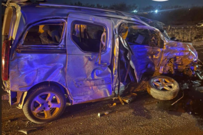 Siirt’te fıstık işçilerini taşıyan minibüs kaza yaptı: 2 ağır, 7 yaralı