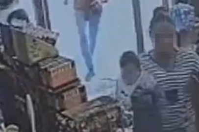 Turgutlu’da dehşet: Eski eşini kucağındaki bebeğe aldırmadan bıçakladı