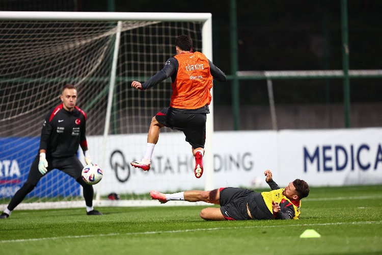 İLK ANTRENMAN MONTELLA YÖNETİMİNDE YAPILDI