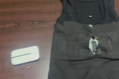 Adana’da ehliyet sınavında tişörte ve kemere yapılan kopya düzeneği polis tarafından bulundu