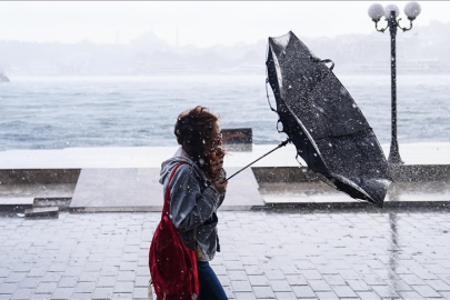 İstanbul hava durumu: Siklon dalgası geliyor, sağanak ve gök gürültülü yağış uyarısı