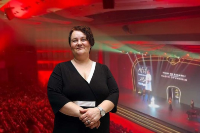 Sükun Işıtan kimdir? Afife Tiyatro Ödülleri’nde gündem olan ünlü tiyatrocu