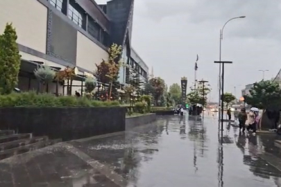 Elazığ’da sağanak ve fırtına etkili oldu