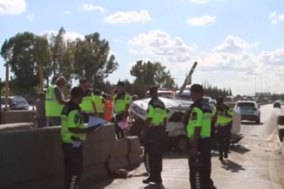 Mersin’de otoyolda feci kaza: Otomobil beton bariyere çarptı, 2 kişi hayatını kaybetti