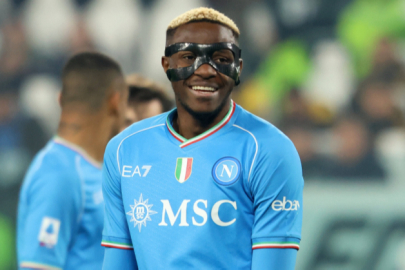 Victor Osimhen’den çarpıcı itiraf: “Babamın yasını bile tutamadan Napoli’ye gitmeye zorlandım”