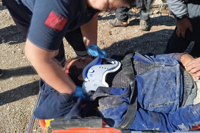 Adana Kozan’da kamyon uçuruma yuvarlandı: Sürücü hayatını kaybetti