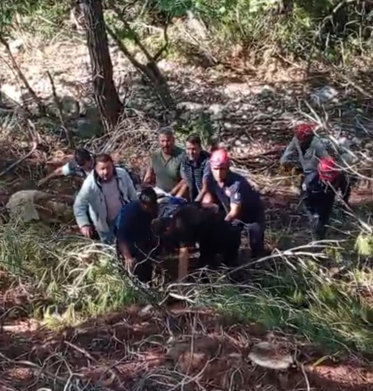 Adana Kozan’da kamyon uçuruma yuvarlandı Sürücü hayatını kaybetti 2