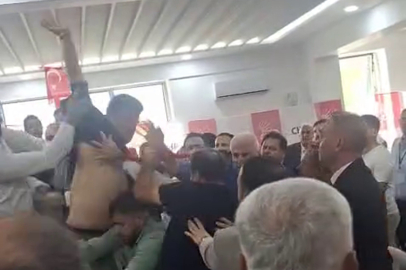 Hatay’da CHP kongresinde kavga çıktı: Tekme ve yumruklar havada uçuştu
