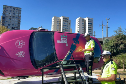 Vatandaşlar takla atan araç simülasyonu ile emniyet kemerinin önemini öğrendi