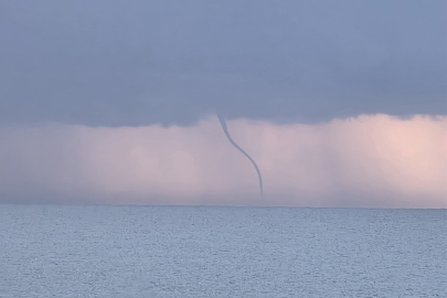 Antalya'da denizde hortum oluştu