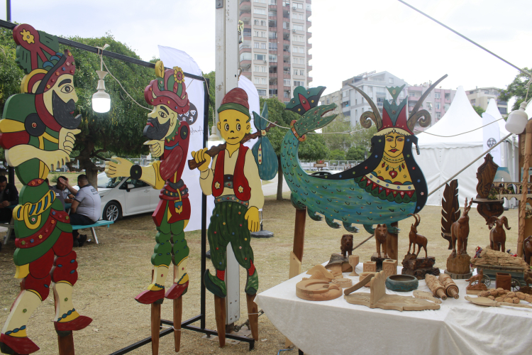 Adana Lezzet Festivali’nde geleneksel ahşap sanatı hayat buldu
