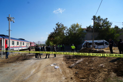 Muş’ta tren öğrenci servisine çarptı: 17 yaralı