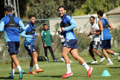 Hatayspor, depremin ardından ilk antrenmanını tesislerinde yaptı