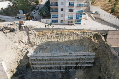 Ankara'da korkutan toprak kayması: 300 kişinin yaşadığı 17 katlı bina boşaltıldı