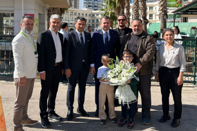 Çukurova Üniversitesi Rektörü Prof. Dr. Beriş, Adana Doğa Koleji’nde Uluslararası öğrencilerle bir araya geldi