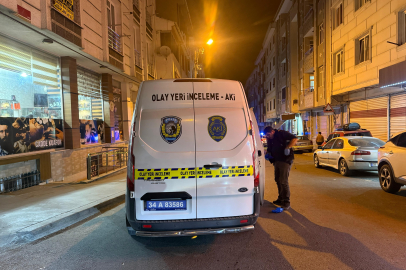 Esenyurt’ta kahvehaneye silahlı saldırı: Gençler saniyelerle kurtuldu