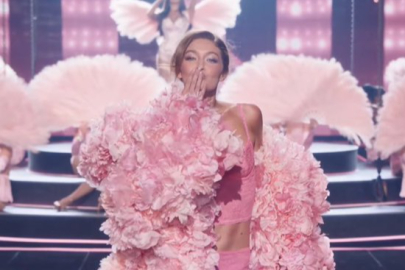 Gigi ve Bella Hadid yeniden podyumda! Victoria’s Secret Fashion Show 2025 büyüledi
