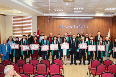 Adana Barosu’nda genç avukatlar ruhsat heyecanı yaşadı