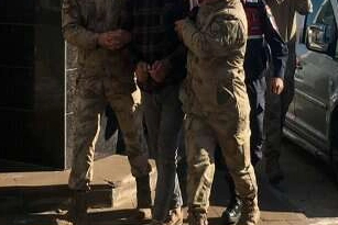 Eyüpsultan'da bir turist çifti rehin alıp ailelerinden fidye isteyen şüpheli tutuklandı