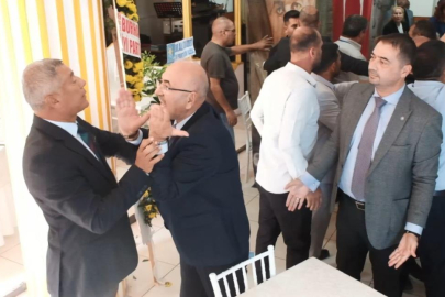 İYİ Parti kongresinde gergin anlar, kürsüyü bile devirdiler