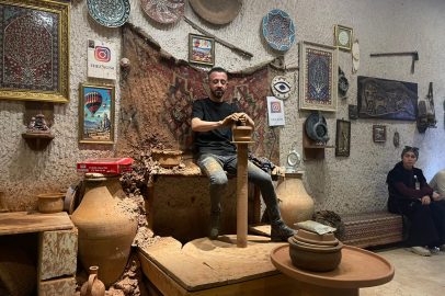 Kızılırmak’ın kili Avanos’ta turistlerin ellerinde şekilleniyor