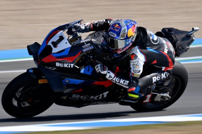 Toprak Razgatlıoğlu, İspanya'daki ilk yarışta ikinci oldu