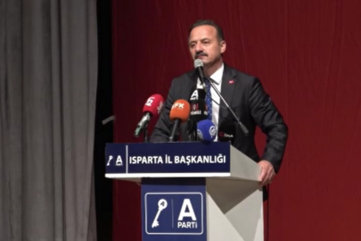 Depreme kürsüde yakalanan Anahtar Parti Genel Başkanı Ağıralioğlu : ''Tayyip Bey'in aleyhine konuşunca böyle şeyler oluyor''
