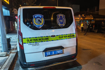 Eski eşini bıçakla yaraladı