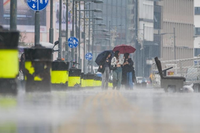 İzmir'de sağanak etkili oldu