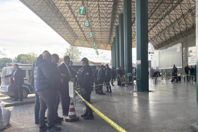 Otogarda etrafa rastgele ateş açan uzman çavuş bacağından vuruldu