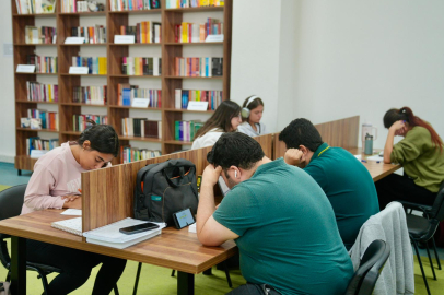 Seyhan Belediyesi kütüphanesi, öğrencilerin gözdesi haline geldi