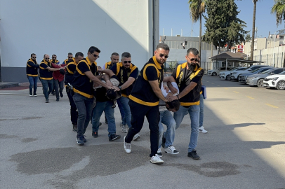 Adana’da 8 suça karışan şebekeye operasyon: 4 tutuklama