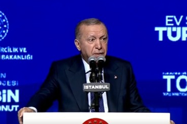 Cumhurbaşkanı Erdoğan: “Millete bedava ev vaat edenlerin sesi soluğu çıkmazken biz 350 bininci konutu sahibine teslim ettik”