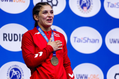 Nesrin Baş, 3. kez U23 dünya şampiyonu