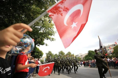 28 Ekim Salı yarım gün mü, resmi tatil mi? Okullar tatil mi, kurumlar ne durumda?