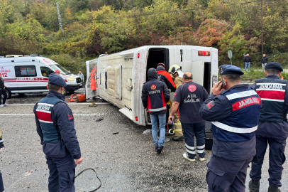 Bartın’da işçi servisi devrildi: 1 ölü, 19 yaralı