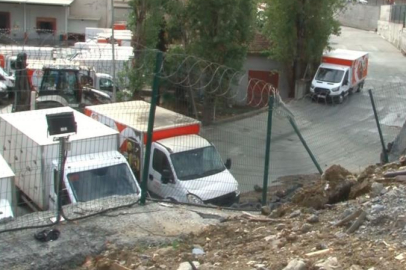 Küçükçekmece’de dondurma fabrikasının istinat duvarı çöktü
